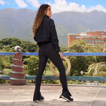 Sueter Cuello Alto Negro