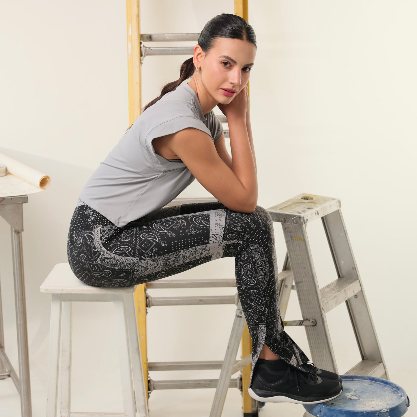 Legging Flare Bandana Gris